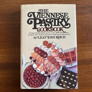 The Viennese Pastry Cookbook by Lilly Joss Reich - Cream Cover